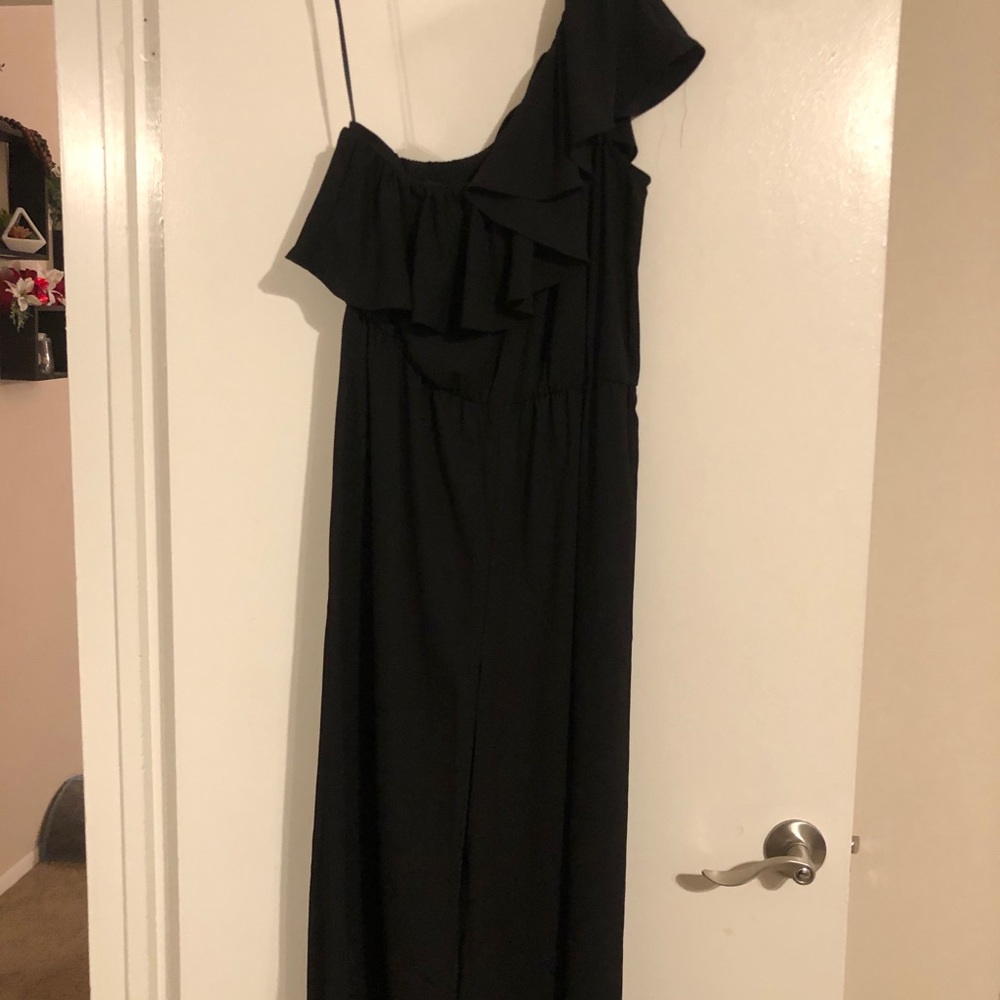 Black side sleeve romper